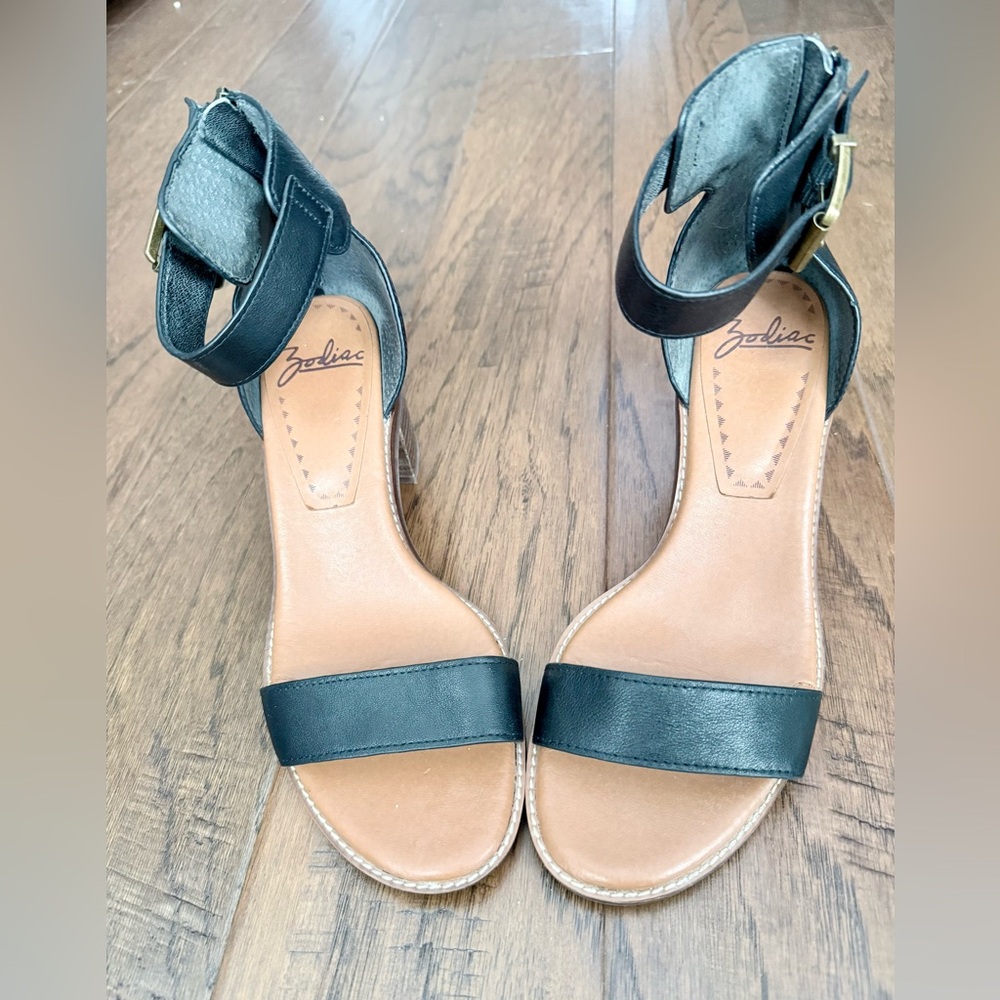Zodiac Ilsa Black Ankle Strap Heels - Picture 7 of 10